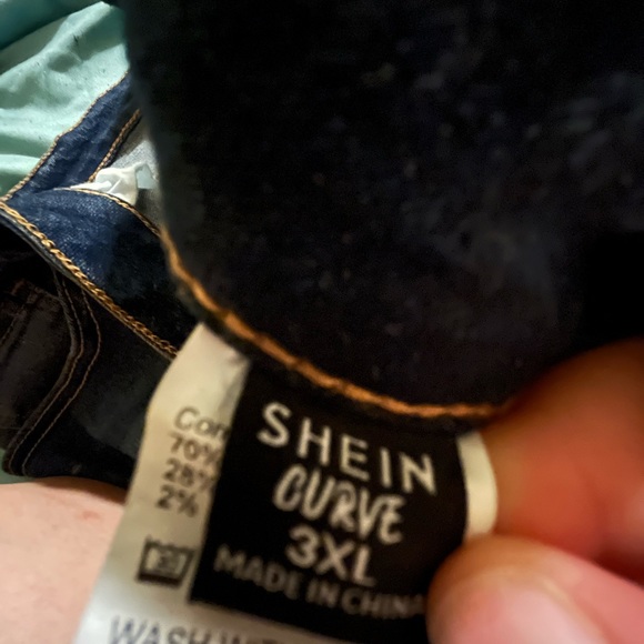 SHEIN distressed jeans - Picture 3 of 3